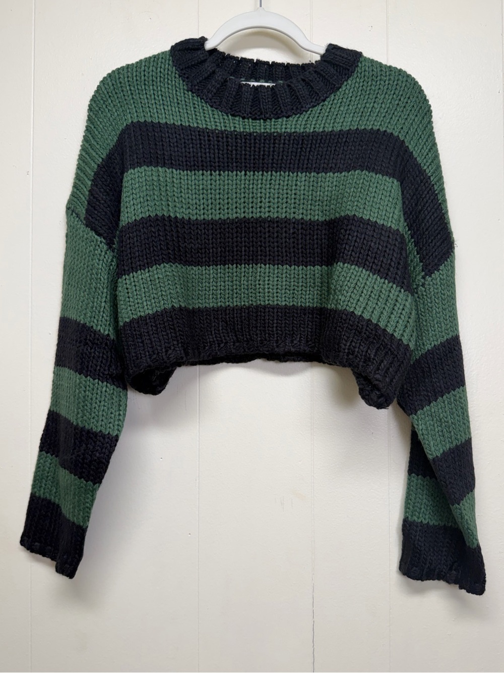 NEW CARLY JEAN LOS ANGELES Everett Cropped Sweater Green Blue Stripe Small